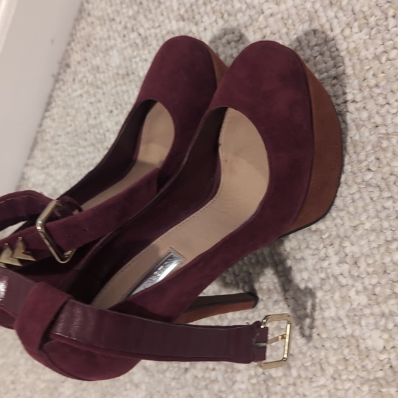 H by Halston genuine suede platform heels - Picture 5 of 9
